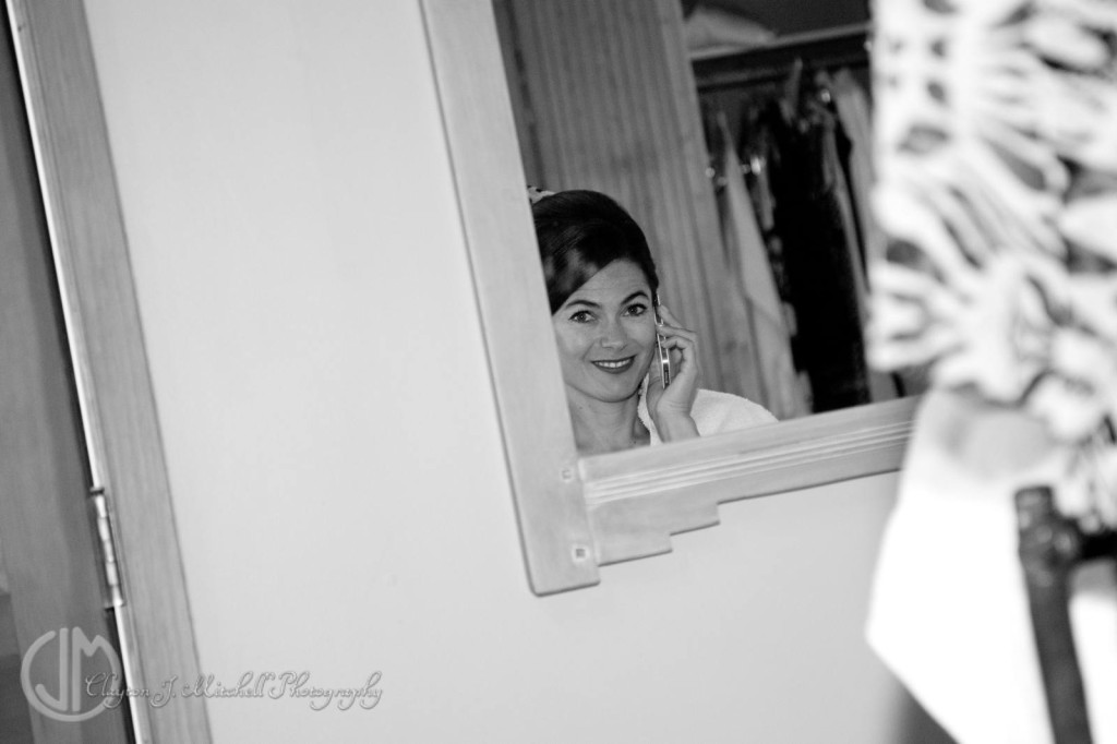 0362_RJsm Bride getting ready