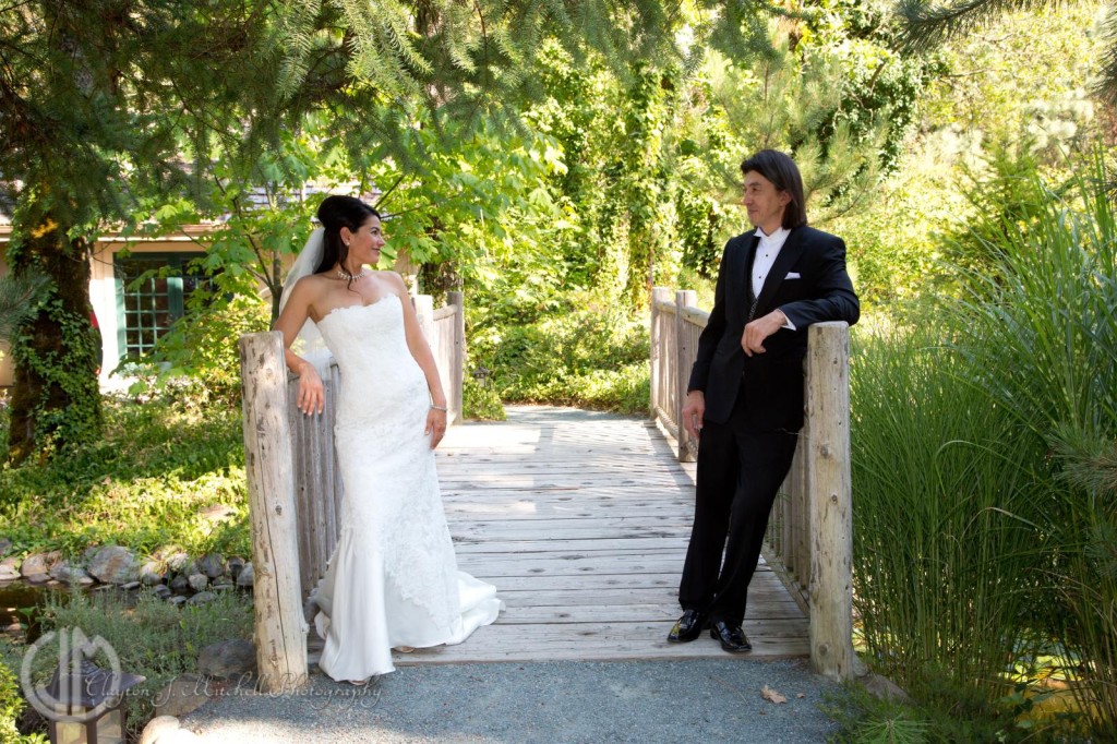 0588_RJsm cute picture of bride and groom