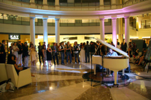Piano player at Westfield Mall SF